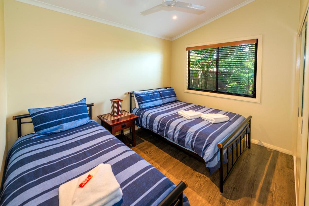 Safety Beach Bungalows Woolgoolga Exterior photo
