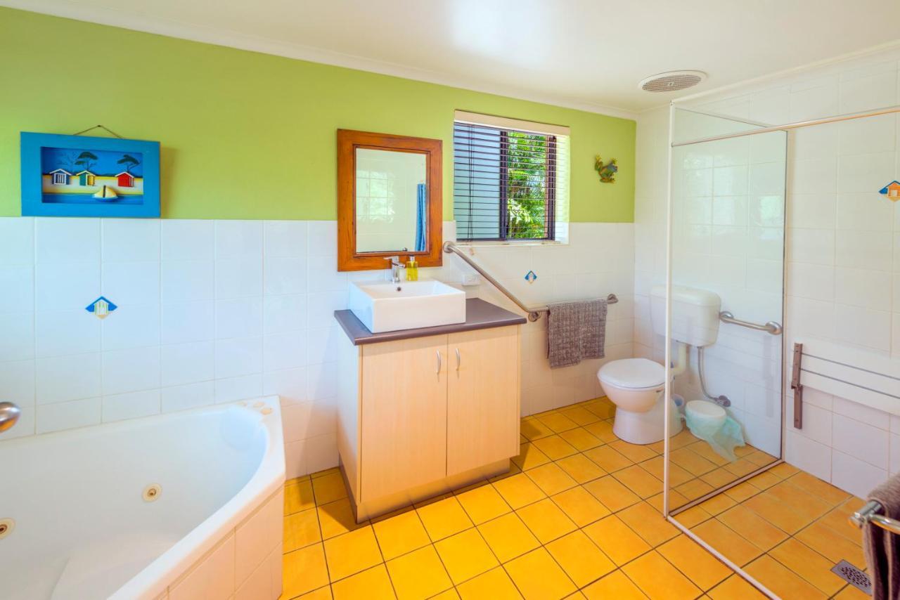 Safety Beach Bungalows Woolgoolga Exterior photo